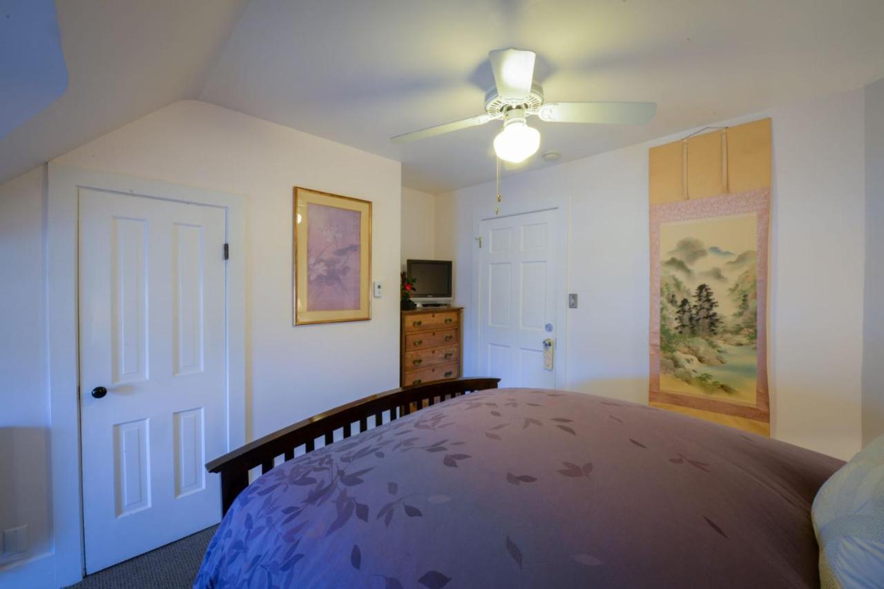 Briar Rose Bed & Breakfast Боулдър Стая снимка