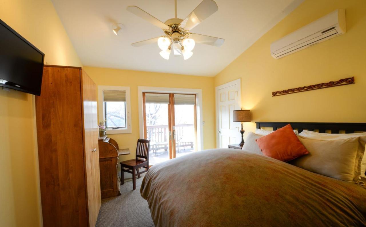 Briar Rose Bed & Breakfast Боулдър Стая снимка
