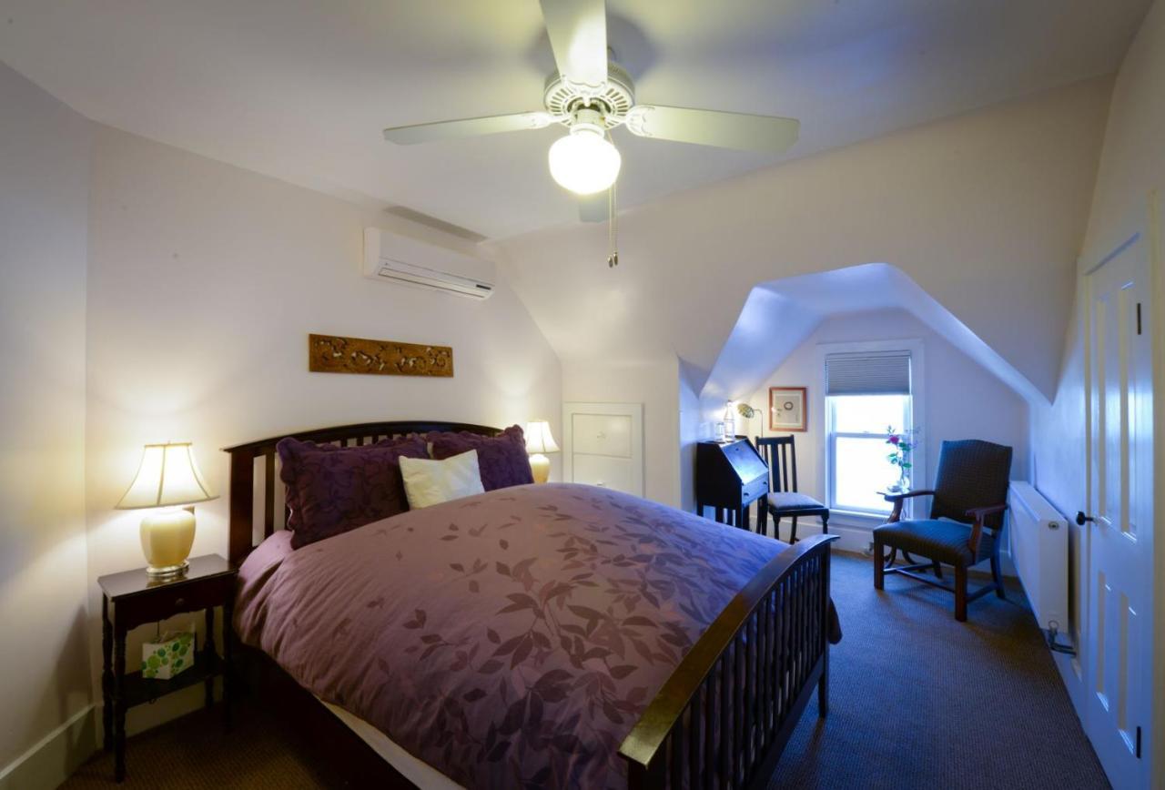 Briar Rose Bed & Breakfast Боулдър Стая снимка