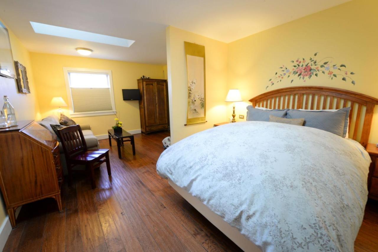 Briar Rose Bed & Breakfast Боулдър Стая снимка